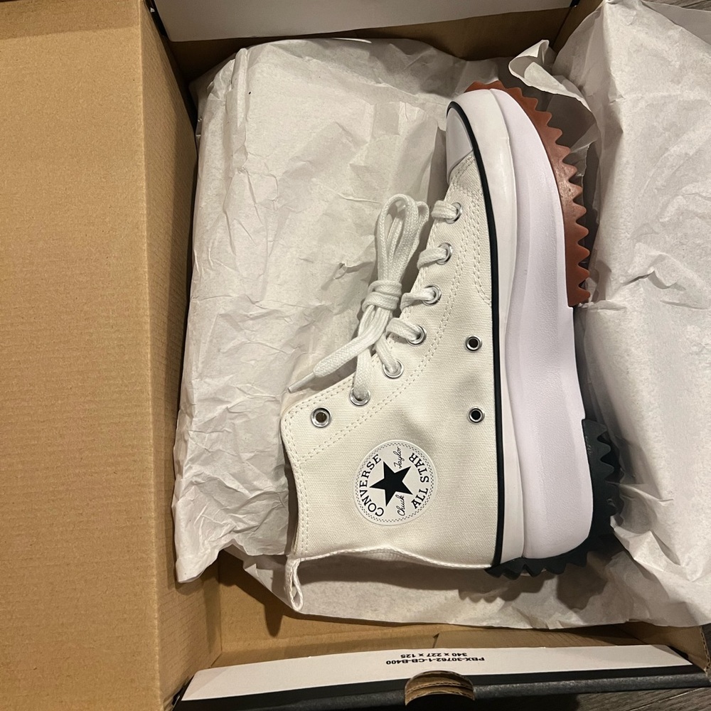 Converse Run Star Hike Platform High Top
Women's 116799C - Picture 7 of 11